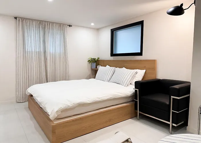 D-enough Private House For 6 Apartment *