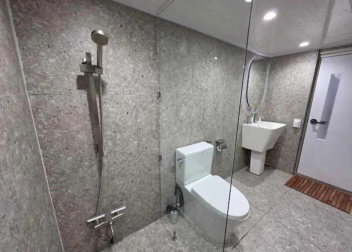 Apartment D-enough Private House For 6 *