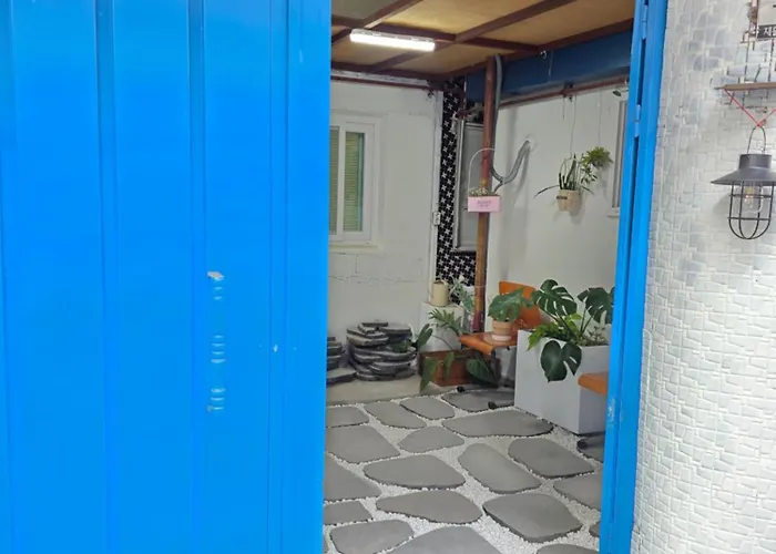 D-enough Private House For 6 *
