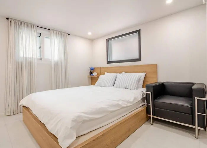 Apartment D-enough Private House For 6 *