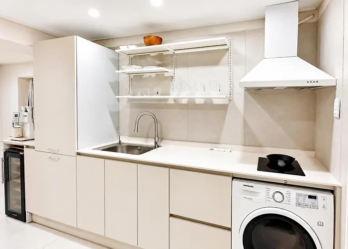 D-enough Private House For 6 Apartment *